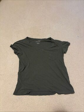 Universal Thread Olive V-Neck Pocket Tee - Short Sleeve